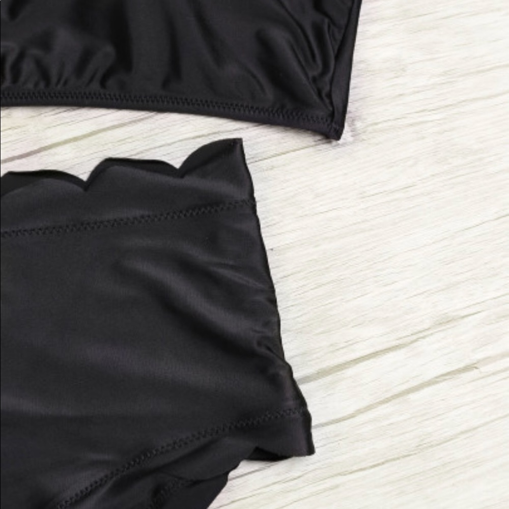 Scalloped Trim Halter High Waist Bikini Set - Picture 4 of 8
